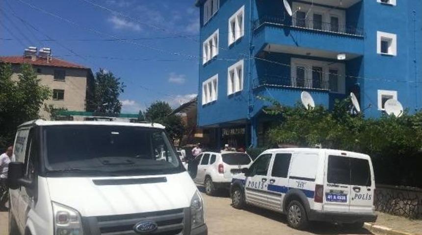 Evinin Banyosunda Intihar Etti