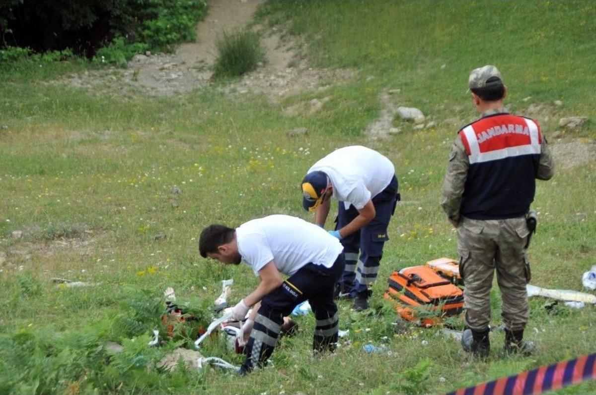 Yayla Yolunda Kaza: 1 &Ouml;l&uuml;, 6 Yaralı
