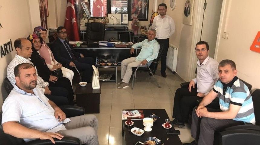 Kaymakam Y&uuml;zer: "siyasi Partiler Demokratik Y&ouml;netimin Vazge&ccedil;ilmez Unsurlarıdır"