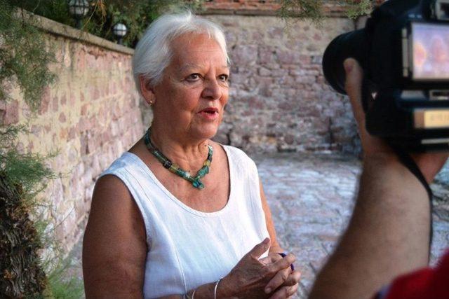 &Uuml;nl&uuml; Piyano Virt&uuml;&ouml;z&uuml; G&uuml;lsin Onay Ayvalık&rsquo;ta Konser Verdi 1