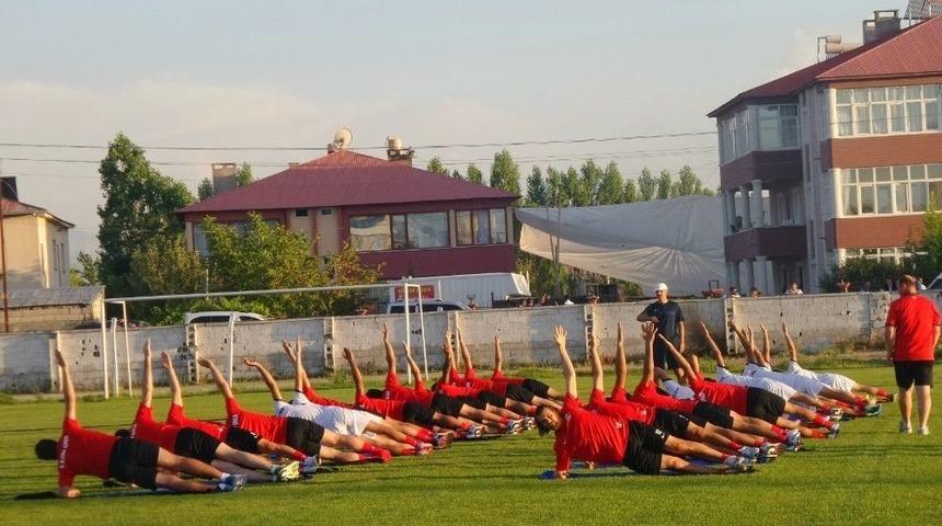 Van B&uuml;y&uuml;kşehir Belediyespor Topbaşı Yaptı