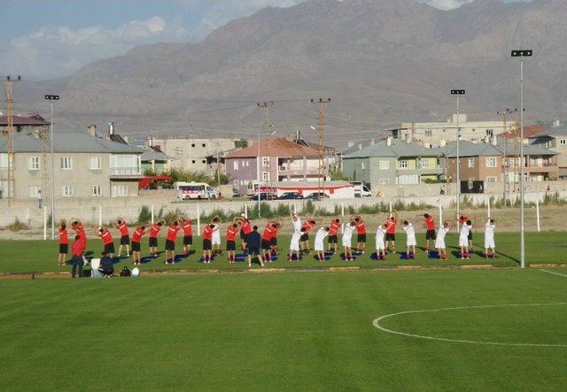 Van Büyükşehir Belediyespor Topbaşı Yaptı 1