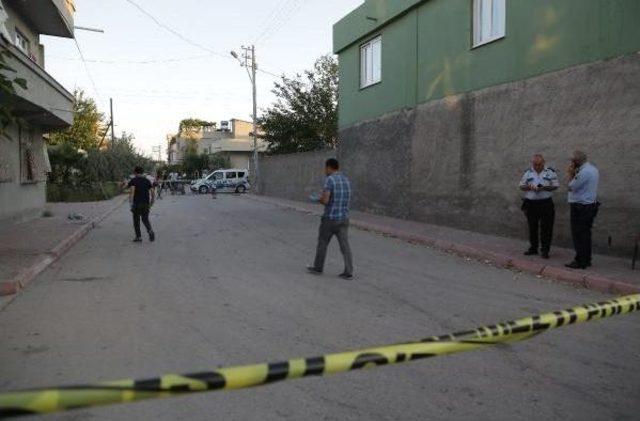 Uyuşturucu Bağımlısı Yengesini Öldürdü, Komşusunu Yaraladı