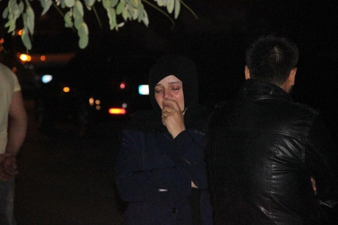 Kazada Oğlu &Ouml;len Oğlunun Başından Ayrılmadı