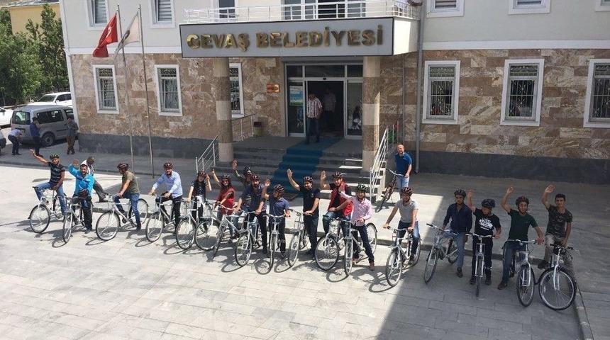 İlk Pedalları Çevirdiler