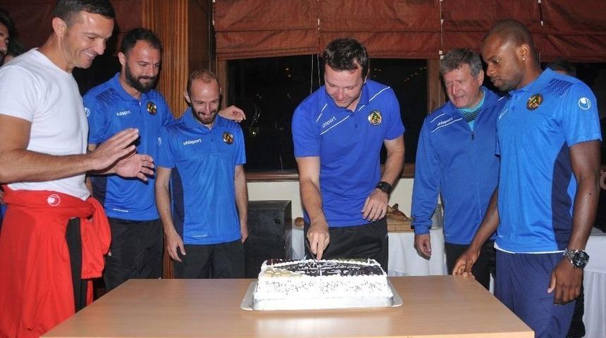 Balic’e Sürpriz Kutlama