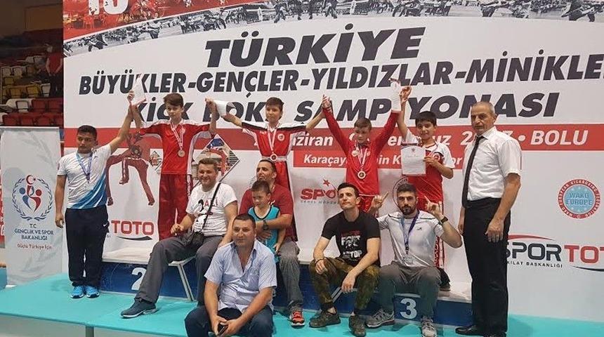 Şampiyonadan Madalya İle D&ouml;nd&uuml;ler