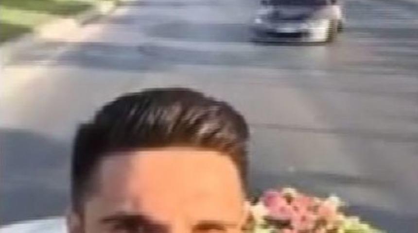 (&ouml;zel Haber) Gelin Arabasının &Ouml;n&uuml;n&uuml; Kesip Drift Yapan Maganda Kamerada