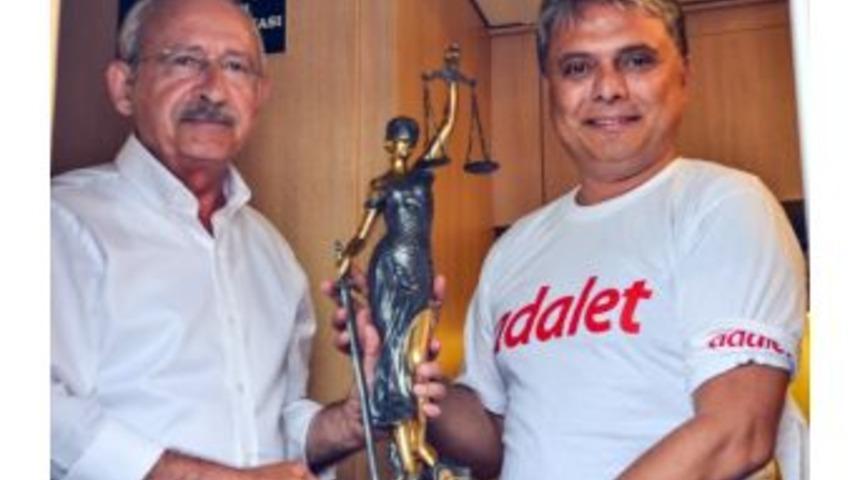 Başkan Uysal&rsquo;dan Kılı&ccedil;daroğlu&rsquo;na Adalet Heykeli