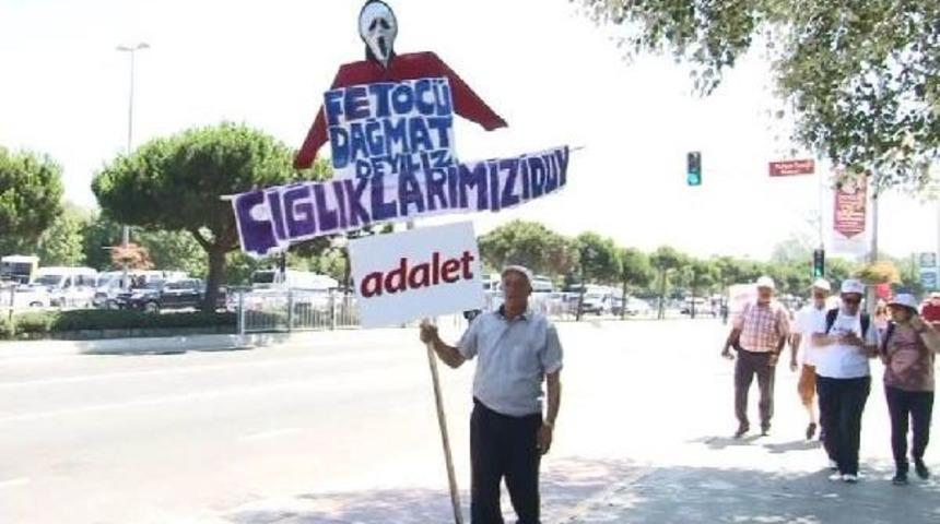 Kılı&ccedil;daroğlu'na Eşlik Edenler Miting Alanına Y&uuml;r&uuml;meye Başladı