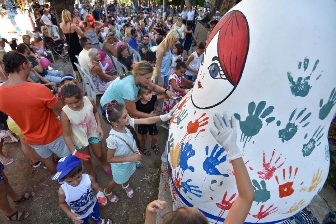 Dev Matruşkada D&uuml;nyanın İzi