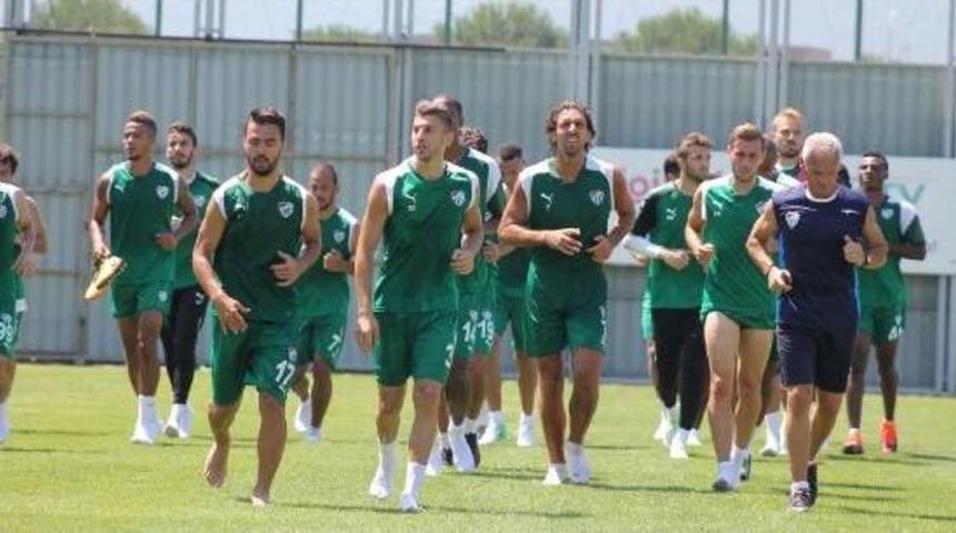 Bursaspor&rsquo;Da Titi Ve Ekong Ilk &Ccedil;alışmaya &Ccedil;ıktı