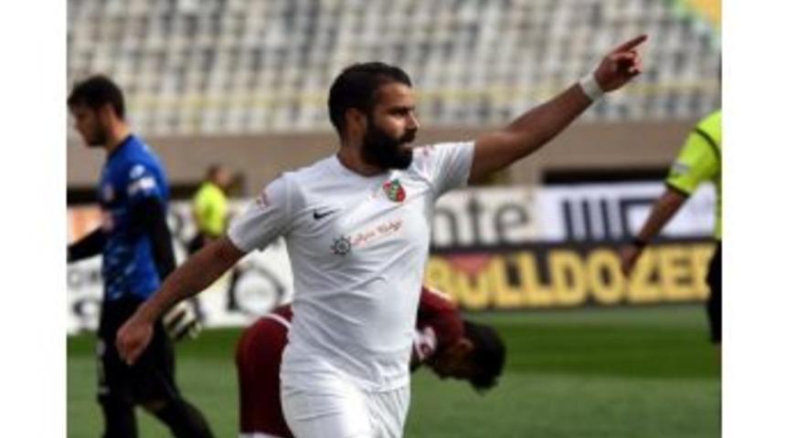 Karşıyaka Mahmut'la Anlaştı