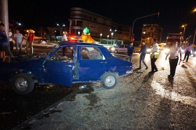 Edremit’te Aynı Kavşak, Yine Kaza: 2 Yaralı