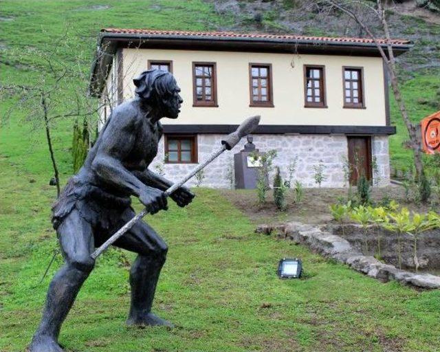 Karadeniz'in Ilk Yerleşkesi Tekkeköy’E Turistler Ilgi Gösteriyor