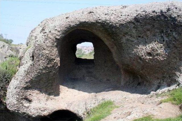 Karadeniz'in Ilk Yerleşkesi Tekkeköy’E Turistler Ilgi Gösteriyor