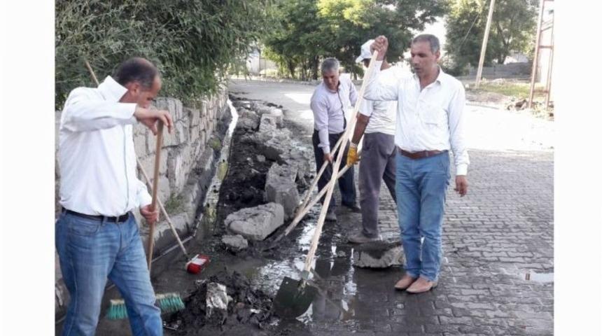 Malazgirt Konakkuran Belde Belediyesinden Temizlik &Ccedil;alışmaları