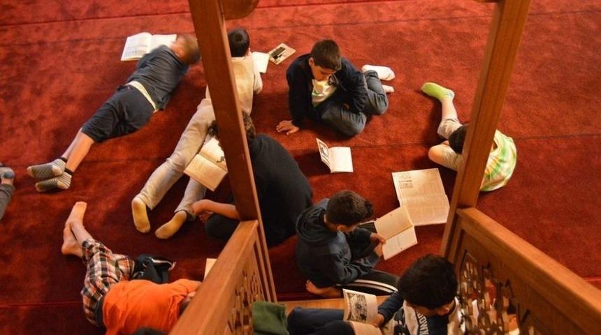 Gen&ccedil;ler Yaz G&uuml;nlerini &lsquo;diriliş Kampında&rsquo; Ge&ccedil;iriyor