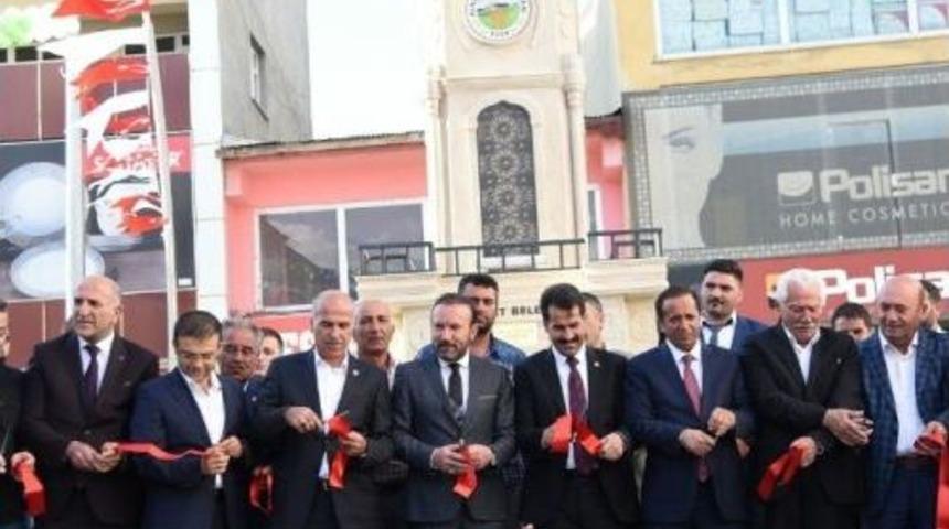 İzmit Belediyesi&rsquo;nden Eleşkirt&rsquo;e Saat Kulesi