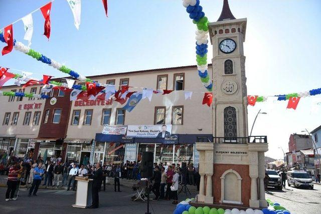 İzmit Belediyesi’nden Eleşkirt’e Saat Kulesi