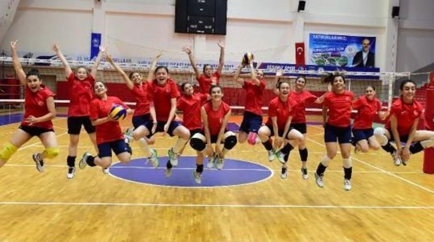 Filenin Sessiz Sultanları, Madalya Istiyor