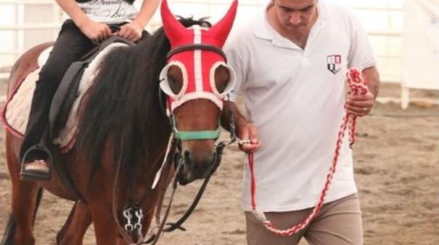 Kayapınarlı &Ccedil;ocuklar Ata Binmenin Keyfini Yaşadı