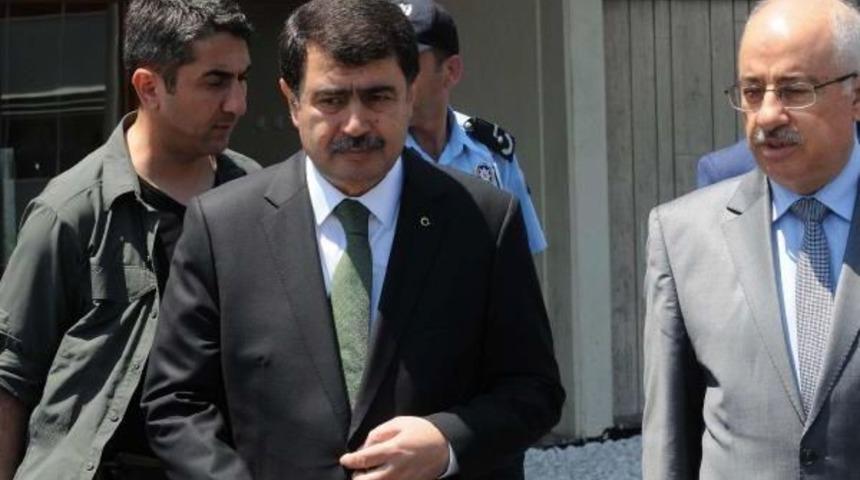 Vali Şahin: Miting Ve Y&uuml;r&uuml;y&uuml;ş G&uuml;zergahı Emniyetini Sağlamak &Uuml;zere 15 Bin Polisimizi G&ouml;revlendirdik