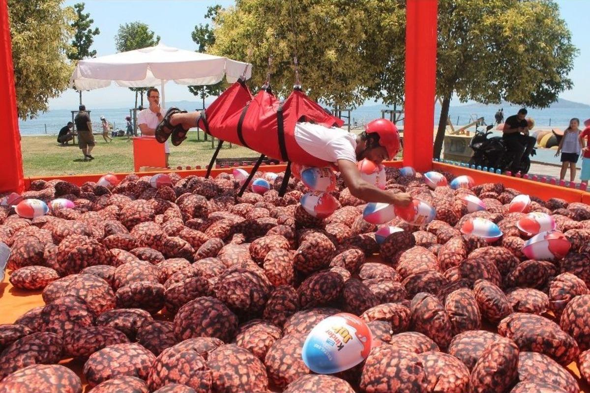 Caddebostan Sahili&rsquo;nde Kinder Joy Etkinliği