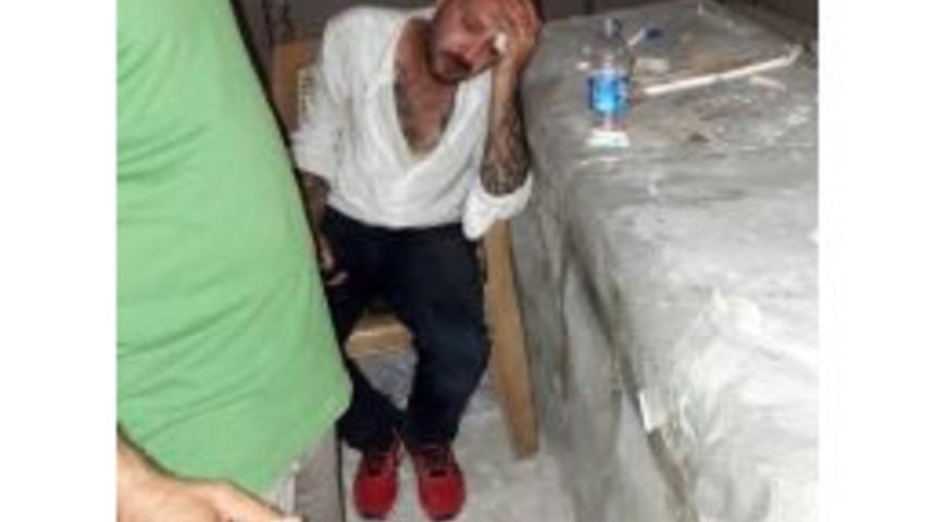 Kuyumcuyu Dolandırdı, Ka&ccedil;amadan Yakalandı