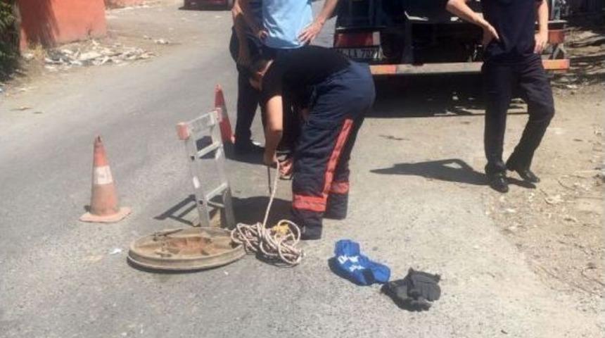 Ey&uuml;p Belediyesi Veteriner İşleri M&uuml;d&uuml;rl&uuml;ğ&uuml; Ekipleri Kanala D&uuml;şen Yavru K&ouml;peği Kurtardı