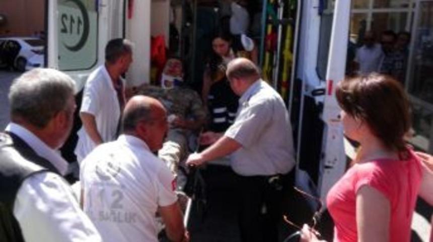 Erzincan&rsquo;da Askeri Aracın Ge&ccedil;işi Sırasında Patlama: 3 Yaralı