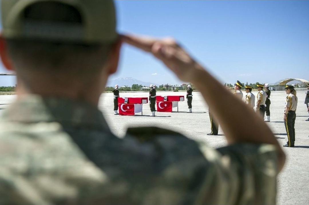 Bitlisli Şehitler Van&rsquo;dan Memleketlerine Uğurlandı