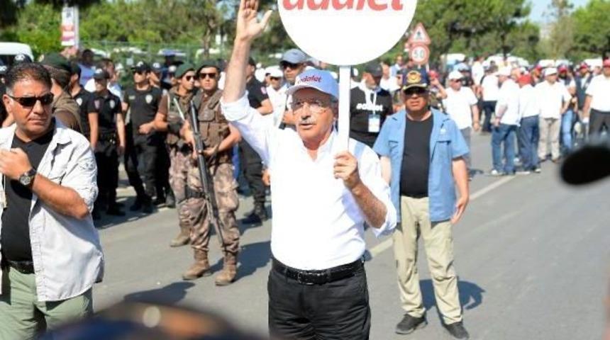 - Kılı&ccedil;daroğlu Son 1 Kilometre Y&uuml;r&uuml;y&uuml;ş&uuml; I&ccedil;in Dinlenme Noktasında