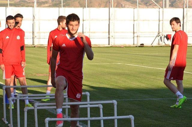 Sivasspor Yeni Sezon Hazırlıklarını Sürdürüyor