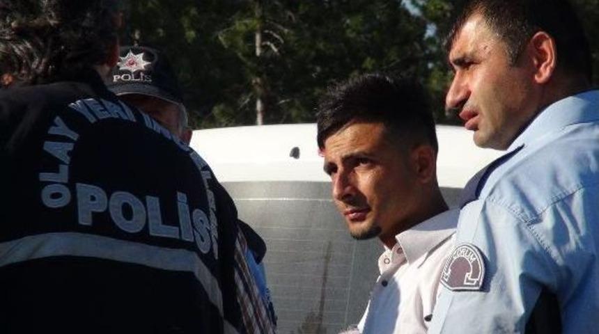 &Ccedil;orum'da Tartıştığı Arkadaşını Kalbinden Bı&ccedil;aklayıp &Ouml;ld&uuml;rd&uuml;