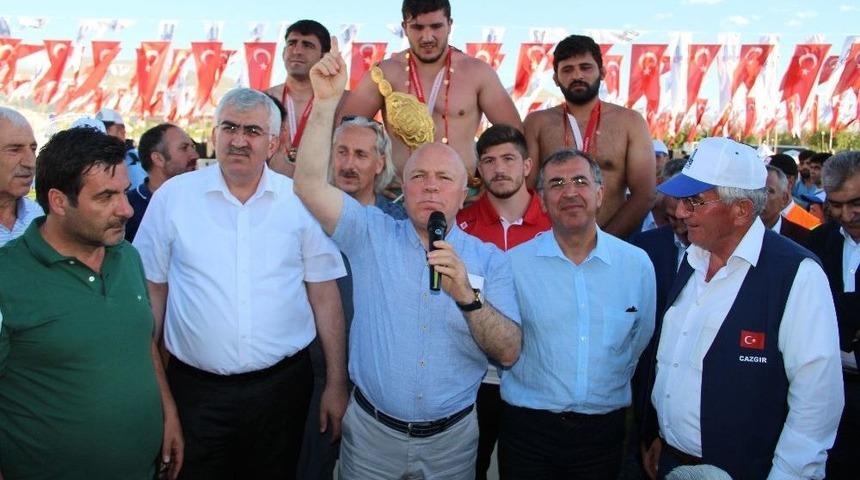 Erzurum&rsquo;da Başpehlivan Fatih Yaşarlı Oldu