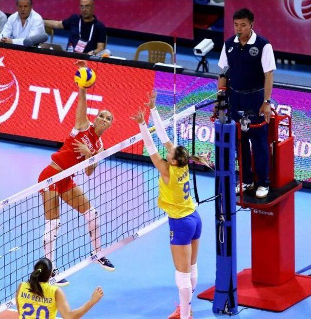 A Milli Bayan Voleybol Takımı, Brezilya'ya Mağlup Oldu