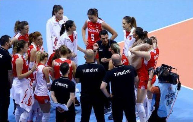 A Milli Bayan Voleybol Takımı, Brezilya'ya Mağlup Oldu