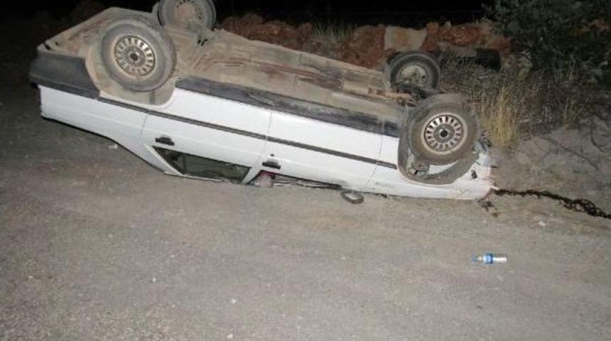 Kahta'da Otomobil Devrildi: 5 Yaralı