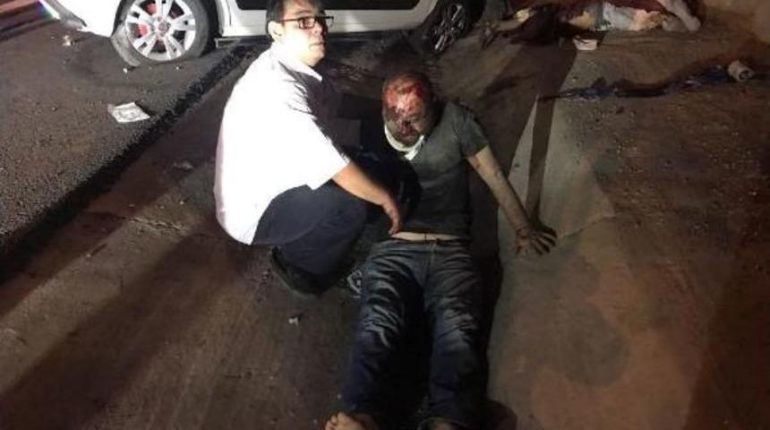 Bursa'da Kaza: 2 &Ouml;l&uuml;, 14 Yaralı (1)