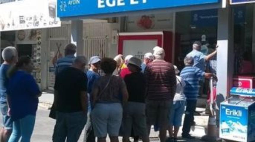 Ege Et &Ouml;n&uuml;nde Uzun Kuyruklar Oluştu