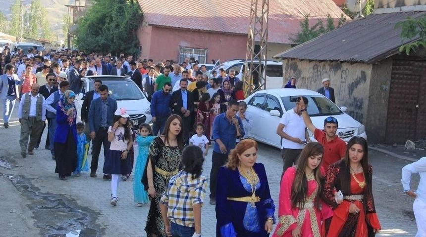 Hakkari&rsquo;de Festival Gibi Aşiret D&uuml;ğ&uuml;n&uuml;