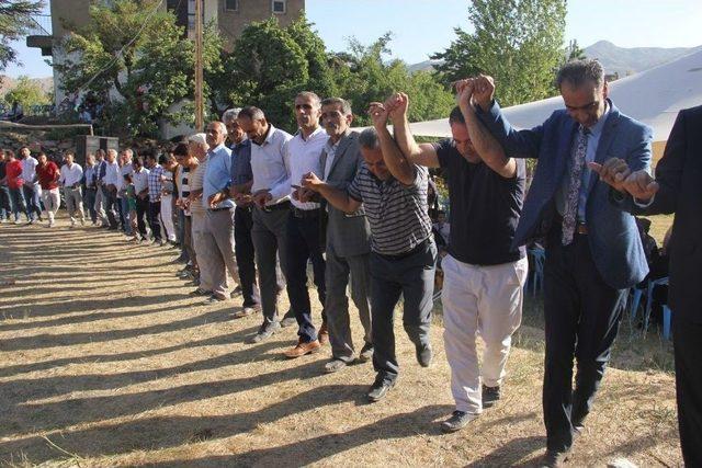 Hakkari’de Festival Gibi Aşiret Düğünü