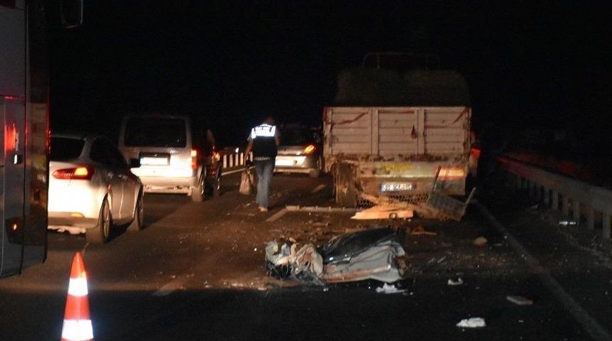 Akhisar&rsquo;da Feci Kaza 2 &Ouml;l&uuml;, 1 Yaralı