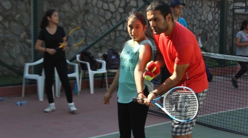 Aydın&rsquo;da Gen&ccedil;leri Tenis Merakı Sardı