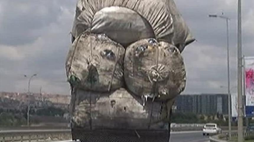 (&ouml;zel Haber Aşırı Y&uuml;kl&uuml; Kamyon Trafikte Tehlike Sa&ccedil;tı