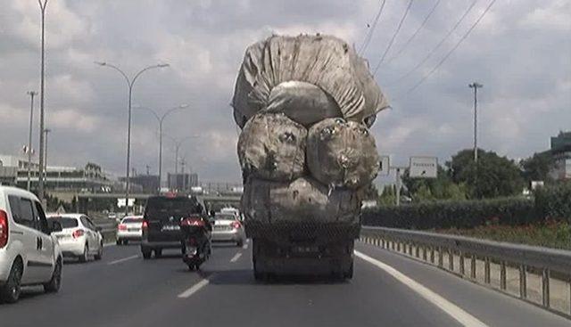 (&ouml;zel Haber Aşırı Y&uuml;kl&uuml; Kamyon Trafikte Tehlike Sa&ccedil;tı 1
