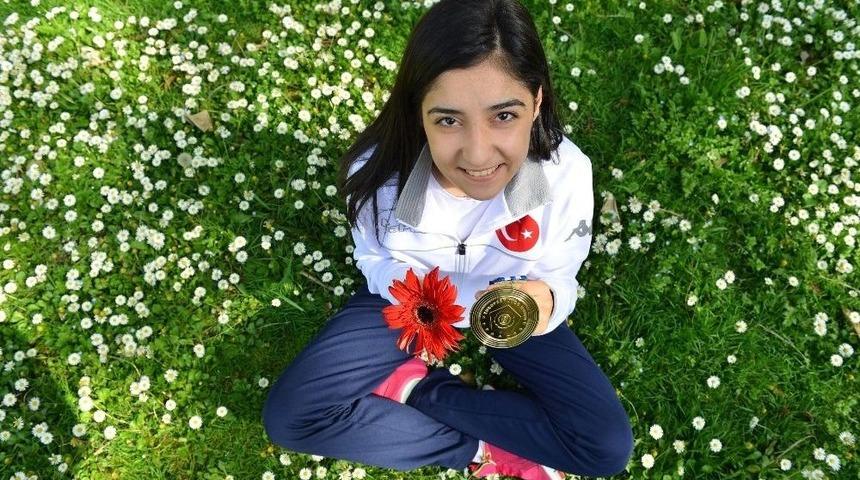 Balkanlar &ldquo;&ccedil;i&ccedil;ek&rdquo; A&ccedil;tı