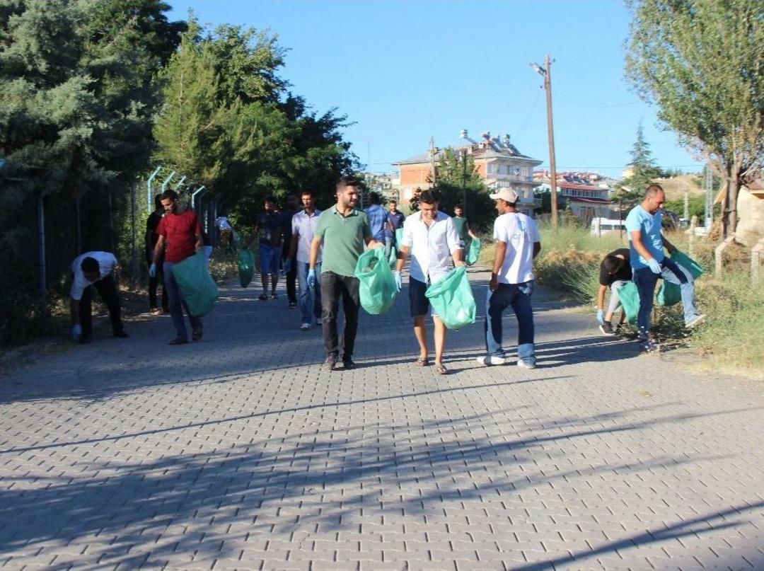 K&ouml;yl&uuml; Gen&ccedil;lerden &Ouml;rnek Davranış