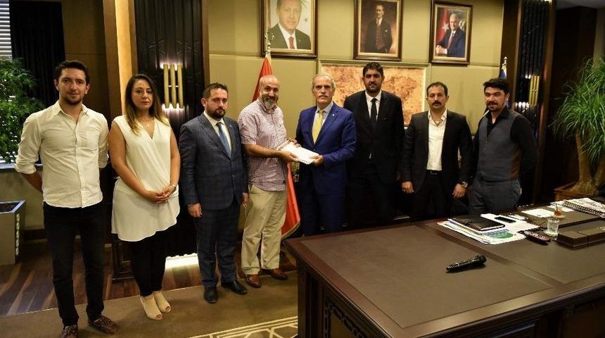 Eski M&uuml;ft&uuml;l&uuml;k Binası Yıkılıyor, Demokrasi Meydanı B&uuml;y&uuml;yor